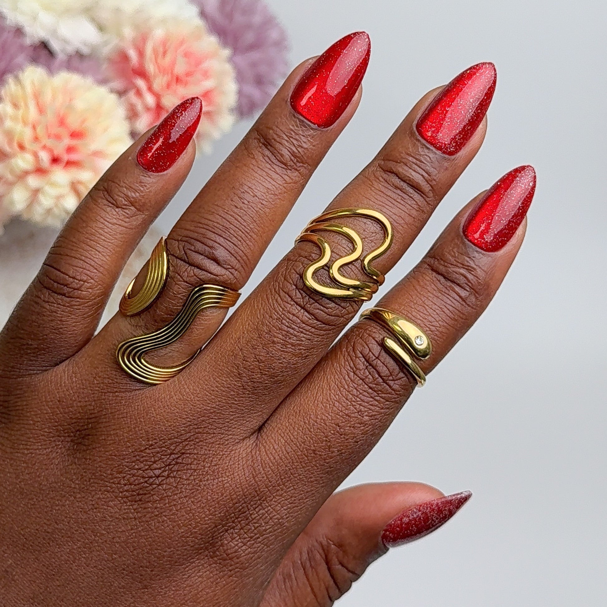 Carmen faux ongles rouge. 
