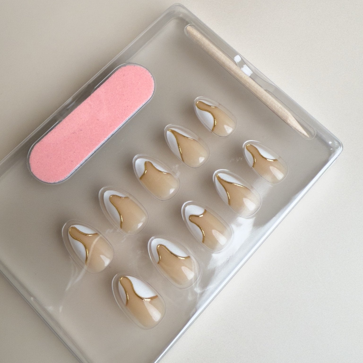 press on nails, manucure, faux ongles